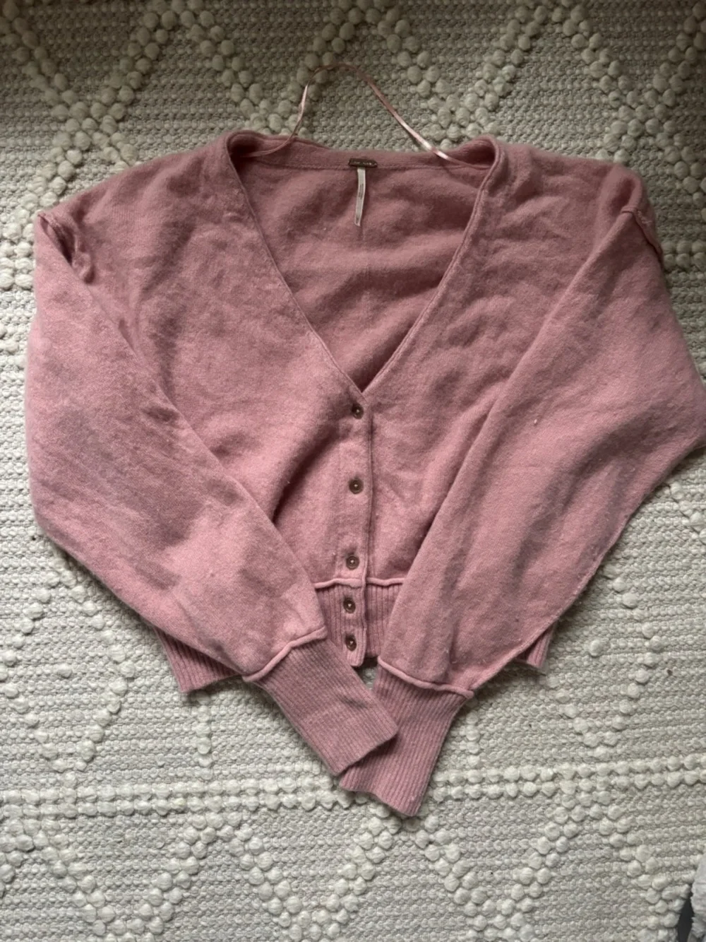 Free People Women’s 100% cashmere pink cardigan sweater size medium - Picture 1 of 4
